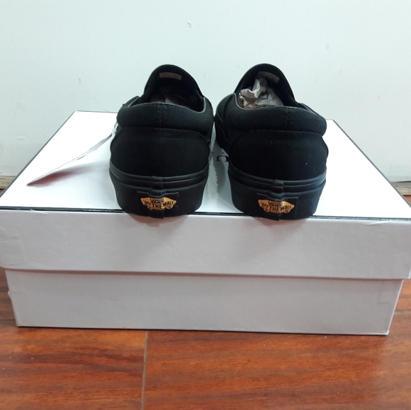 vans - Picture 2 of 3